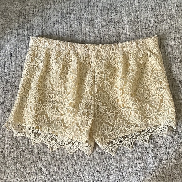 Altar’d State womens lace skort - Picture 4 of 4